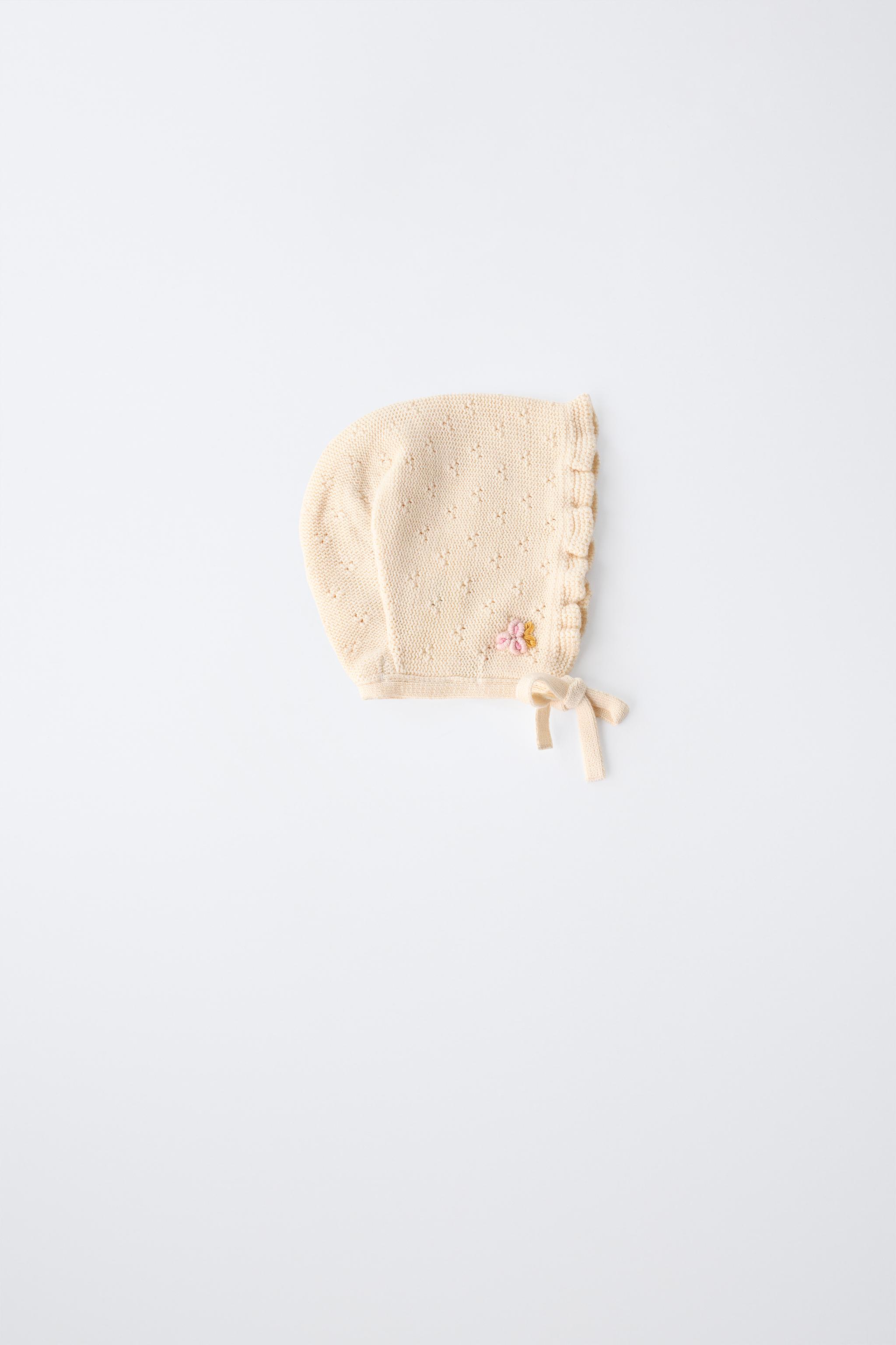 EMBROIDERED FLOWER KNIT BONNET